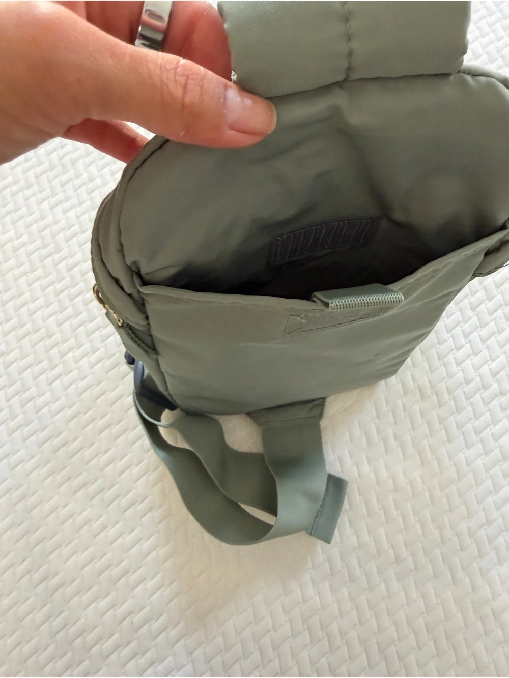 adidas compact sling